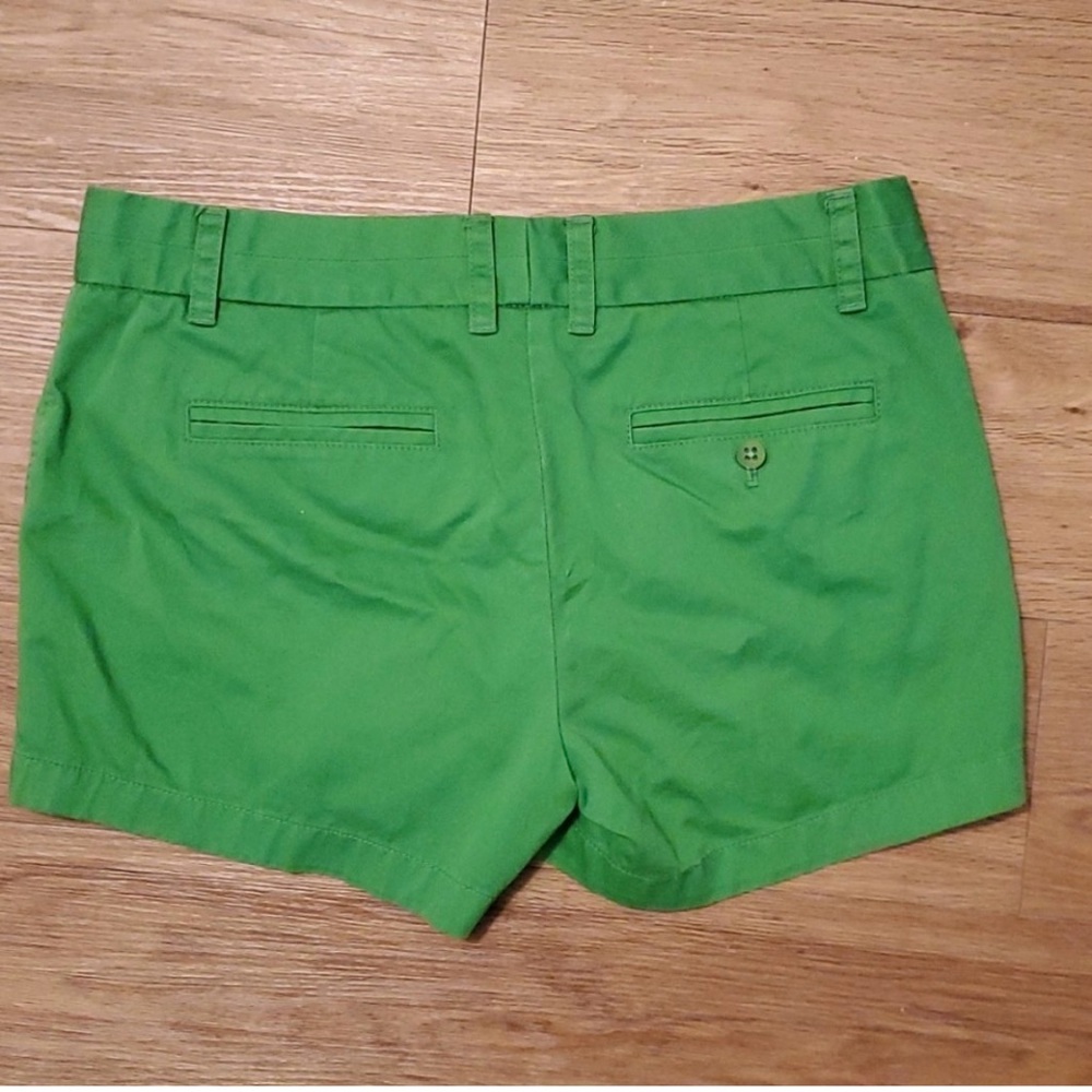 J. Crew Vibrant Green Women's Chino Shorts 100% cotton - Picture 2 of 6